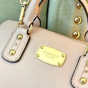 Michael kors bag. Crossbody pale pink